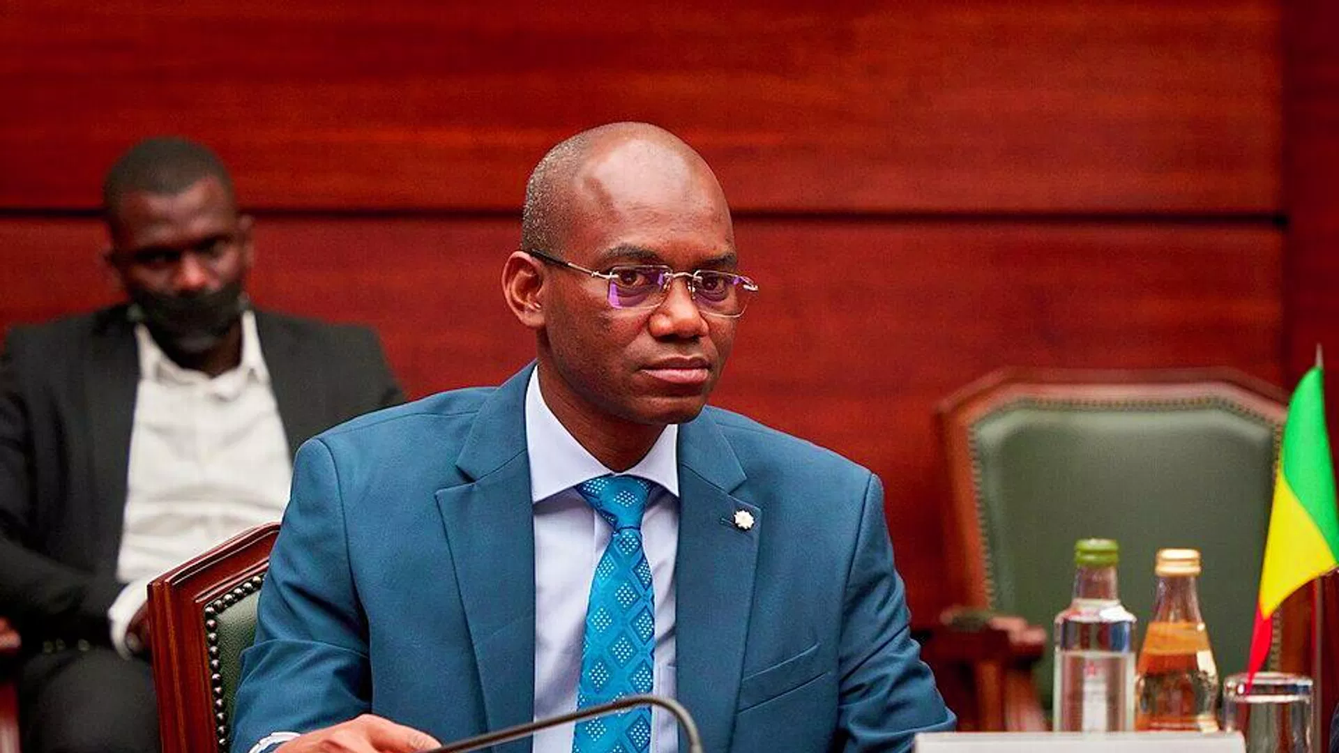 General Sadio Camara durante reunião oficial do governo do Mali, antes da escalada do conflito analisada em relatório da Human Rights Watch.